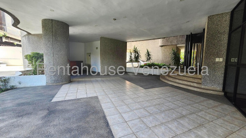 Se Alquila Exclusivo Apartamento En Los Naranjos De Las Mercedes / Gc