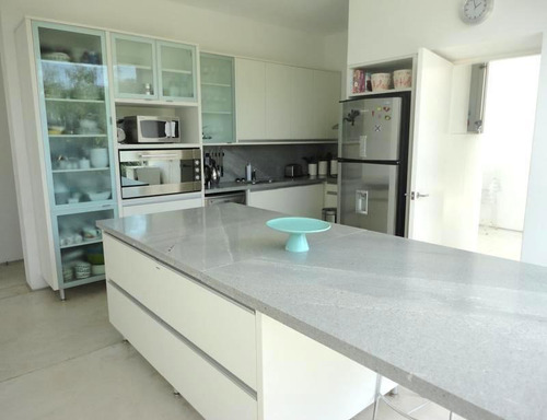 Casa En Venta De 4 Dormitorios En Laguna Blanca