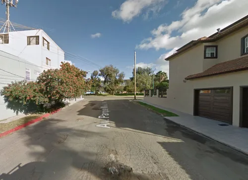 Casa Economica En Venta Gran Oportunidad De Inversión - (remate) Av. Parque México Nte. 913, Playas De Tijuana, Jardines Playas De Tijuana, 22500 Tijuana, B.c.
