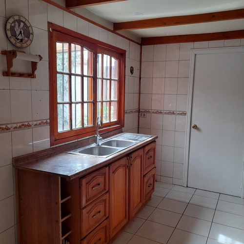 Imagen 9 de 29 de Casa En Pasaje Cerrado. Belleza, Iluminación Y Mucho Más...