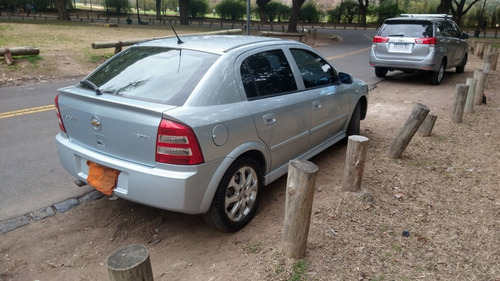 Imagen 5 de 9 de Chevrolet Astra Gls 2.0