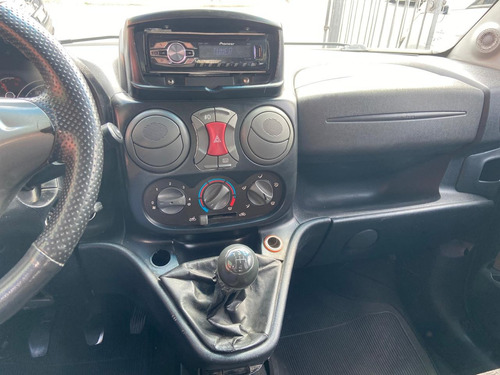 Fiat Doblo 1.8 16v Essence Flex 5p
