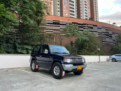 Mitsubishi Montero 3.0 V13
