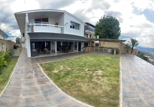 Vendo Casa 800m2 5h+s/4.5b+s/4p Colinas De Santa Mónica 2757