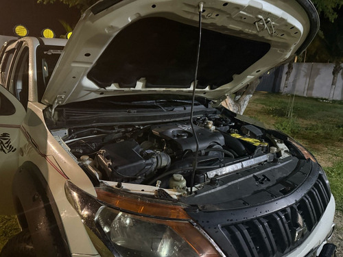 Mitsubishi L200 Año 2019 Petrolera 4x4turbo Kilometraje 71