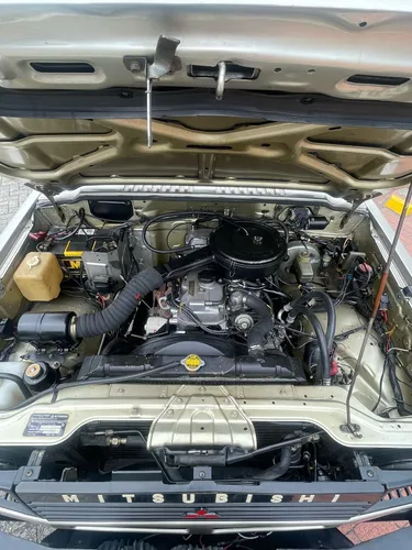 Mitsubishi Montero 2.6 L042 Lona