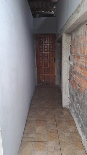 Casa De 02 Cômodos - Embu Das Artes/sp