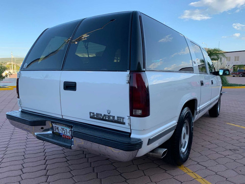 Imagen 6 de 15 de Chevrolet Suburban 1999 M Piel Aac At