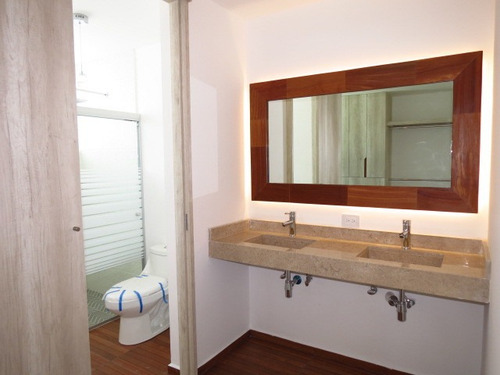 Imagen 13 de 14 de El Refugio - Casa En Calle Abierta, Con Amplio Jardín. Venta