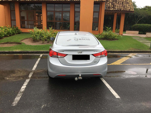 Imagem 4 de 8 de Hyundai Elantra 2013 2.0 16v Gls Flex Aut. 4p