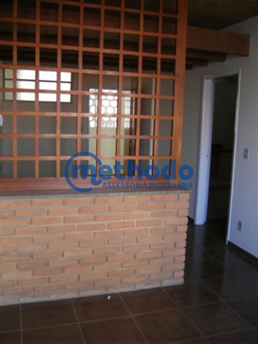 Apartamento Em Excelente Localização Ao Lado Do Centro De Convivência, Sendo Ampla Sala Para Estar E Jantar, Banheiro Social, 2 Dormitórios, Sendo Um - Ap00215 - 68379113
