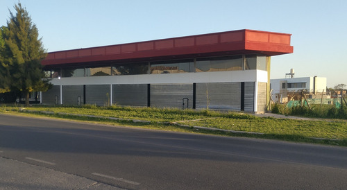 Imagen 3 de 12 de Local De 118 M2 En Camino Belgrano Y 516