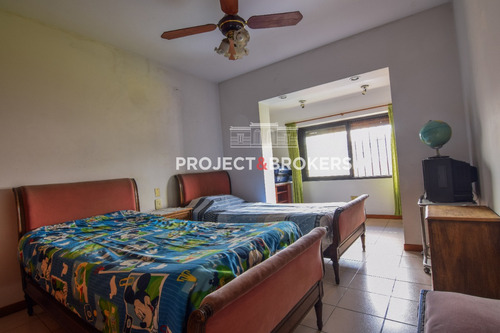 Casa En Venta En Castelar