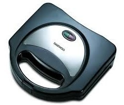 Imagen 2 de 5 de Sandwichera Waflera Grill Daewoo Con Intercambiables 3 En 1