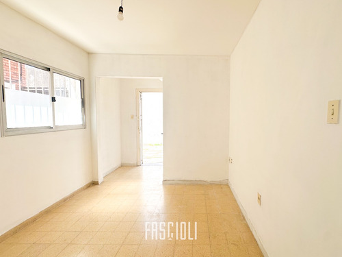 Apartamento Tipo Casa Sobre Av. Rivera Y Colombes