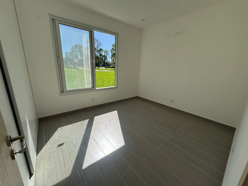Venta Casa 4 Ambientes A Estrenar Barrio Privado Pinares / Exaltación De La Cruz