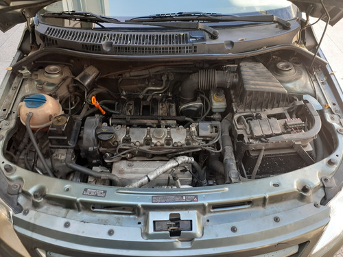Volkswagen Voyage 1.6 Comfortline 101cv