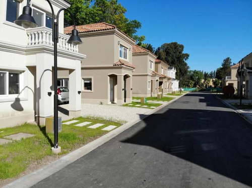 Casa En Venta Ubicado En Liquidambar, Pilar, G.b.a. Zona Norte