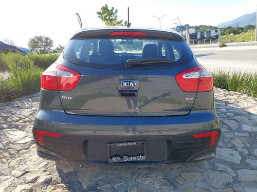 Imagen 4 de 15 de Kia Kia Rio Hb 2017 5p Hb Ex, Tm6, Ve, Qc, F Niebla, R-15