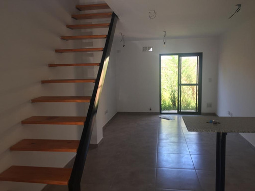 Imagen 2 de 20 de Excelente Duplex Nuevo En Complejo - Udaondo - Venta - Oportunidad