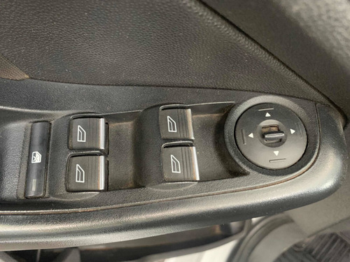 Imagen 13 de 25 de Ford Fiesta Kinetic Design 2018 1.6 Se Powershift 120cv