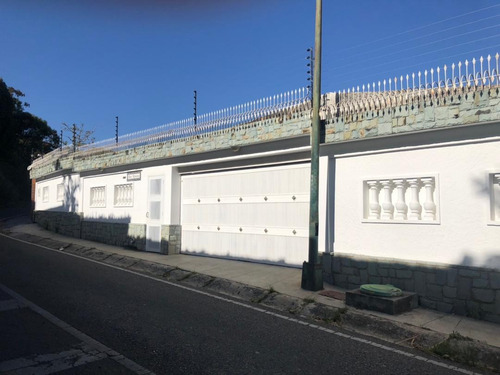 Imagen 1 de 10 de Venta Casa Lomas De La Trinidad 390mts2. Baruta 6h/5b/7p.e