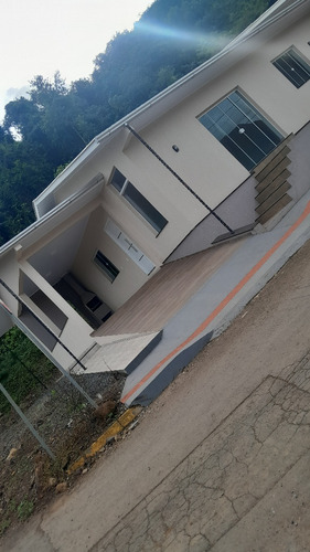 Casa Com 3 Quarto E 2 Banheiro A Vendaem Sc Ipira 450.000