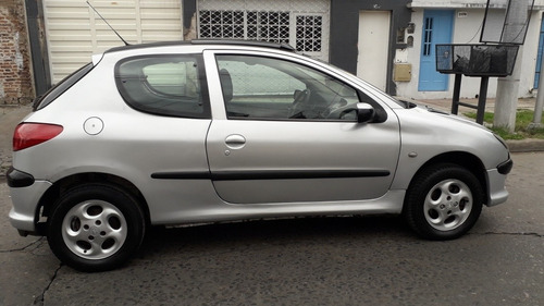 Peugeot 206 2002 1.6 Quiksilver