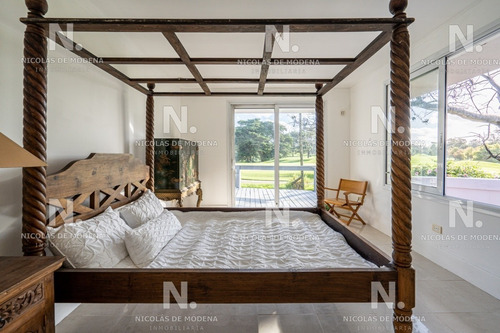 Casa Sobre El Green Del Hoyo 7 Del Cantegril Country Club- Ref: 4702