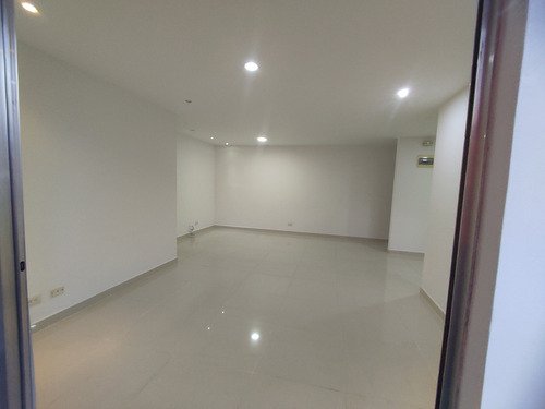 Apartamento En Arriendo Ubicado En Medellin Sector Calasanz (23331).