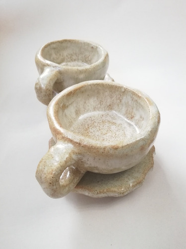 Imagen 2 de 6 de Tazas Gruesas Con Plato De Cerámica Gres