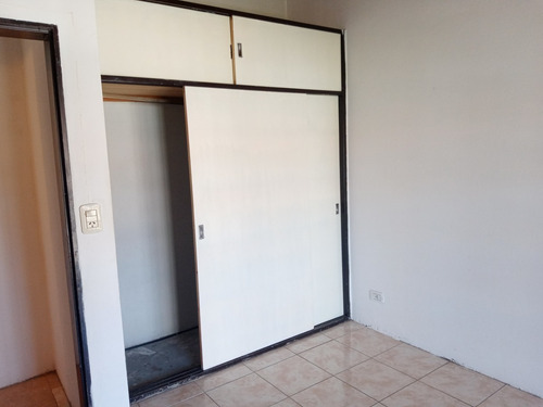 Imagen 5 de 8 de Casa En Barrio Banco Provincia