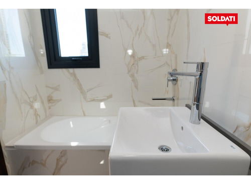 Venta Departamento 2 Ambientes Al Contrafrente - Palermo, Pride Oro