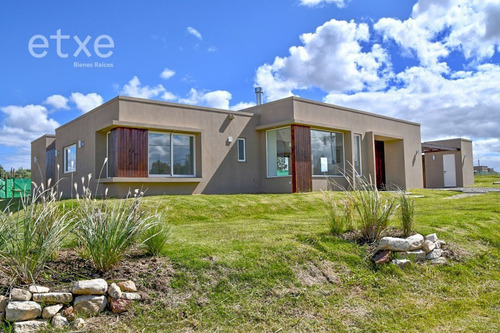 Casa En Venta En Miradores De La Tahona