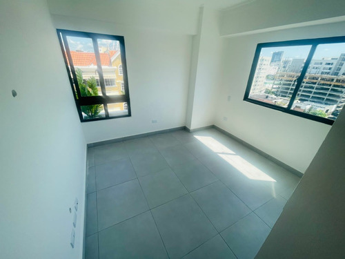 Imagen 3 de 6 de Alquilo Apartamento Vacío Evaristo Morales *apartamento 802