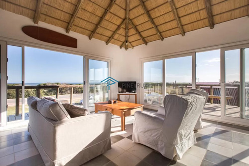 Casa En La Juanita Frente A La Playa