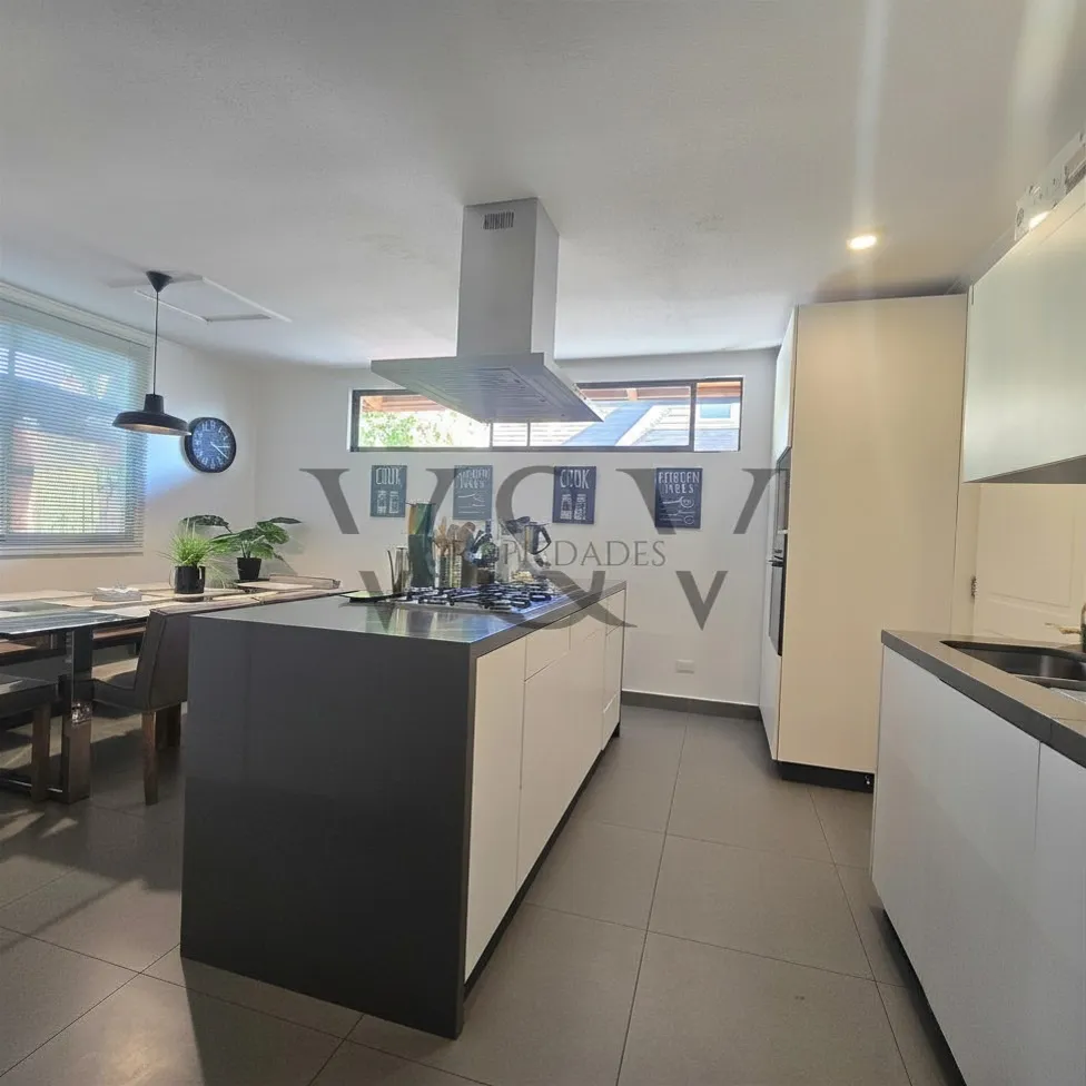 Imagen 3 de 22 de Casa En Venta Remodelada!! 6d En San Carlos De Apoquindo