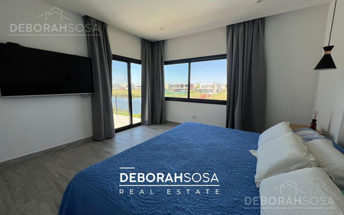 Casa En Venta Cuatro Dormitorios Seis Ambiente A La Laguna Pileta El Naudir Escobar