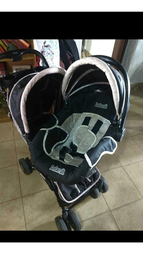 Coche De Bebé Y Huevito