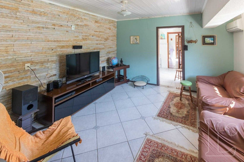 Casa Em Camaquã Com 5 Dormitórios - Lu268787