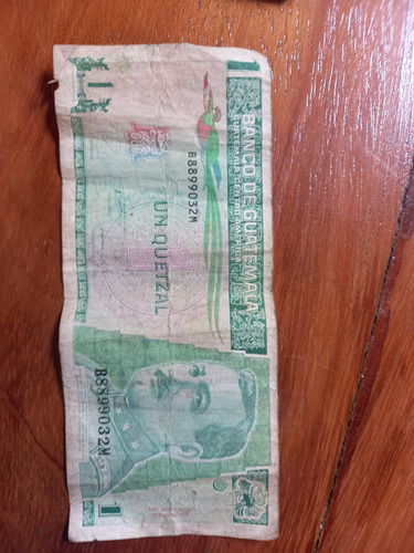 Billetes De 1 Quetzal Y 1 De 50 Centavos