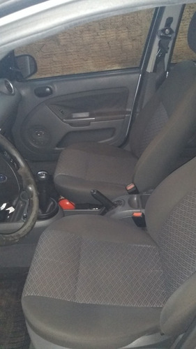 Ford Fiesta Sedan 1.6 Flex 4p 2005