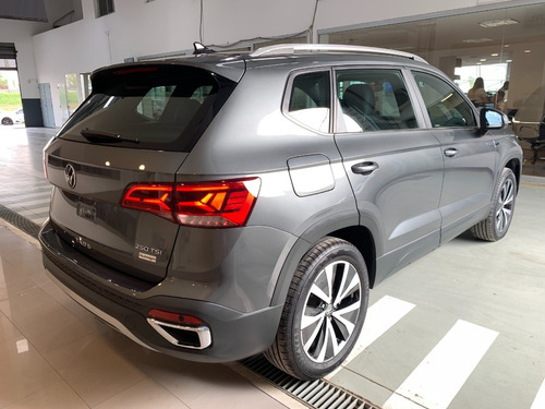 Imagen 12 de 25 de Volkswagen Taos Highline At 250tsi Gr