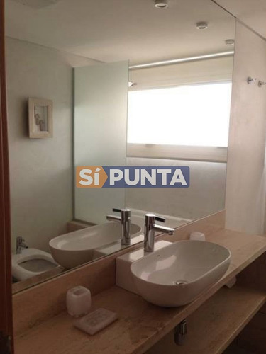 Imagen 12 de 23 de Apartamento En Brava, 3 Dormitorios *