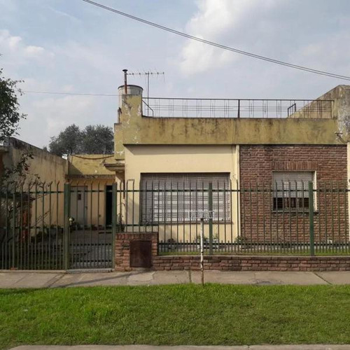 Venta - Casa A Refaccionar O Demoler En Venta - Lomas Del Mirador