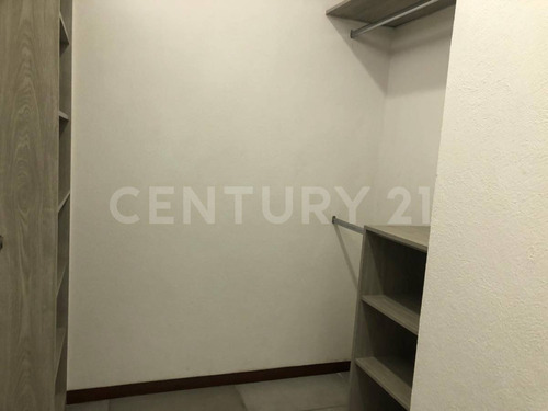 Departamento En Renta, En Col. Jardines De Los Poetas, Guadalajara, Jal.