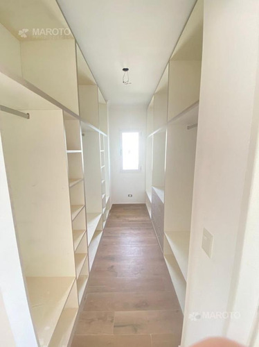 Imagen 18 de 22 de Casa En Venta En El Canton - Maroto Propiedades