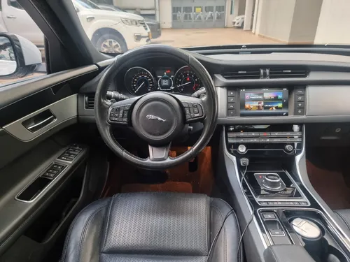 Jaguar XF 2.0 Prestige