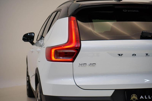 Volvo XC40 RECHARGE PLUS (ELÉTRICO)