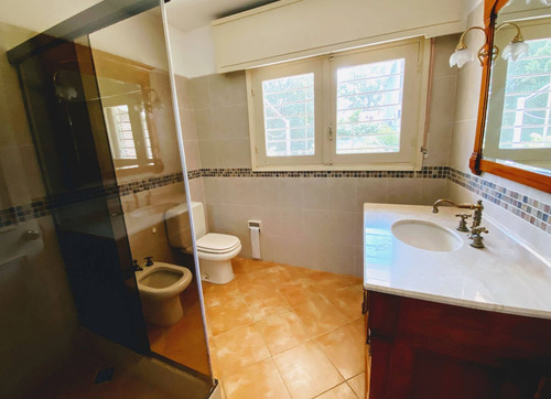 Imagen 16 de 24 de Venta Casa Con 3 Dormitorios, 3 Baã¿â±os, Piscina Y Jardã¿ân En Carrasco Sur A Cuadras De La Rambla
